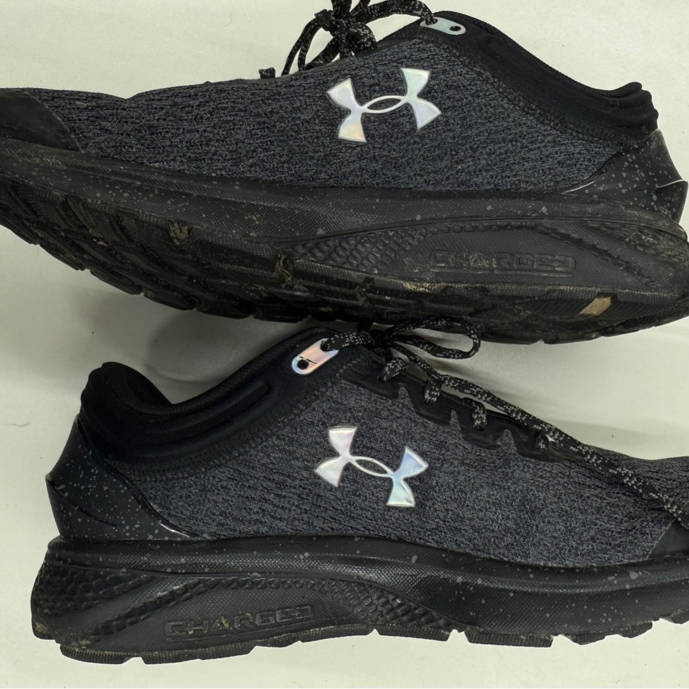FLASH SALE⚡️Under Armour Charged Escape Black Sneakers